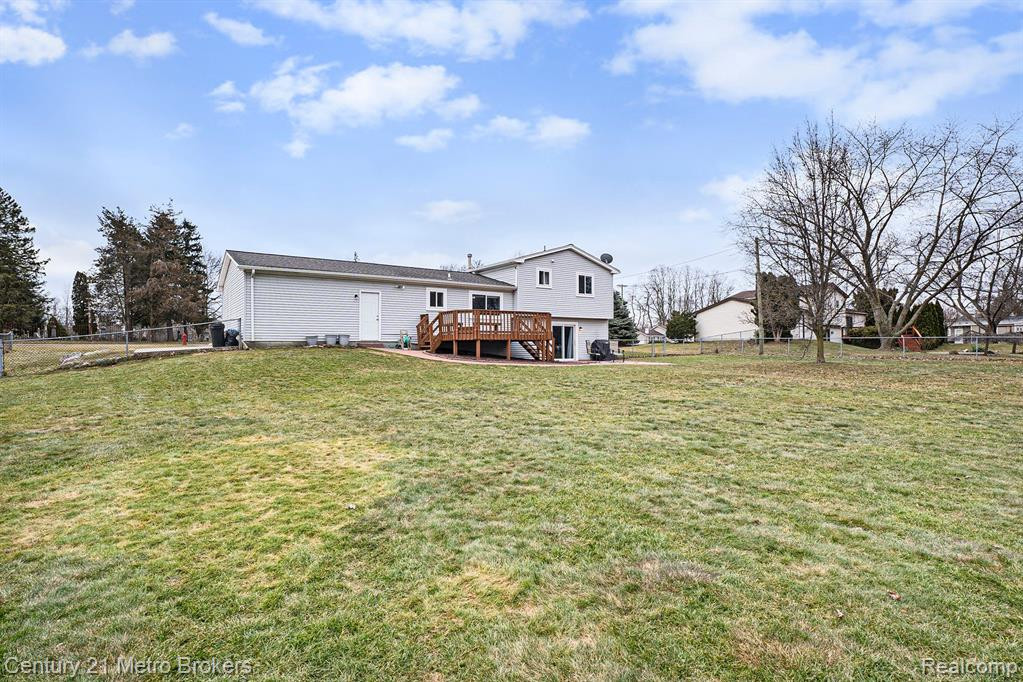5460 MAYBEE Road, Clarkston, MI — Photo 14