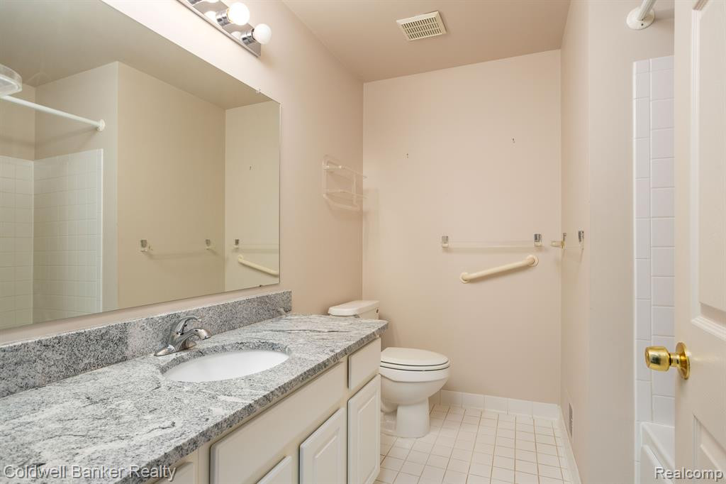 212 Shore Brook Lane, Walled Lake, MI 48390 — Photo 9