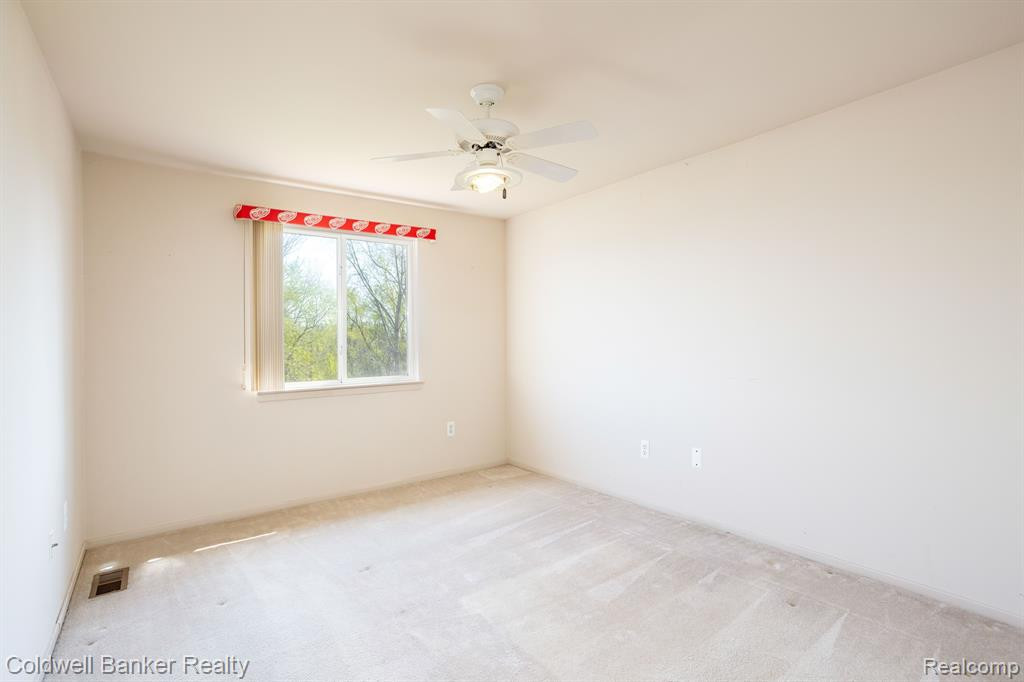 212 Shore Brook Lane, Walled Lake, MI 48390 — Photo 28