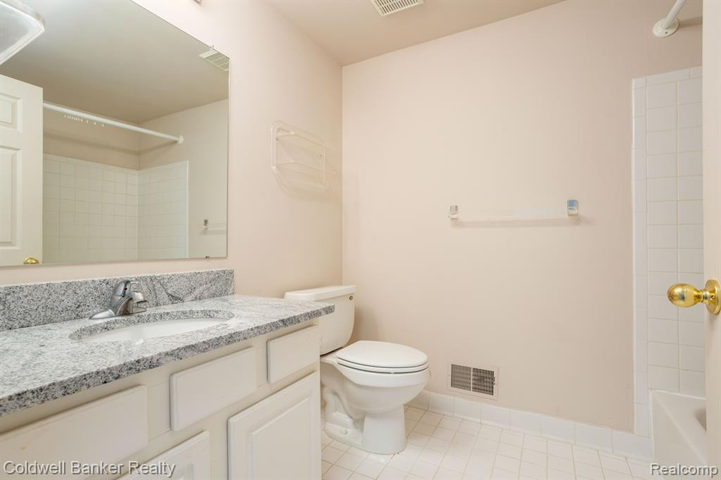 212 Shore Brook Lane, Walled Lake, MI 48390 — Photo 30
