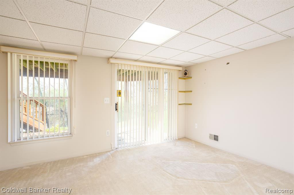 212 Shore Brook Lane, Walled Lake, MI 48390 — Photo 33