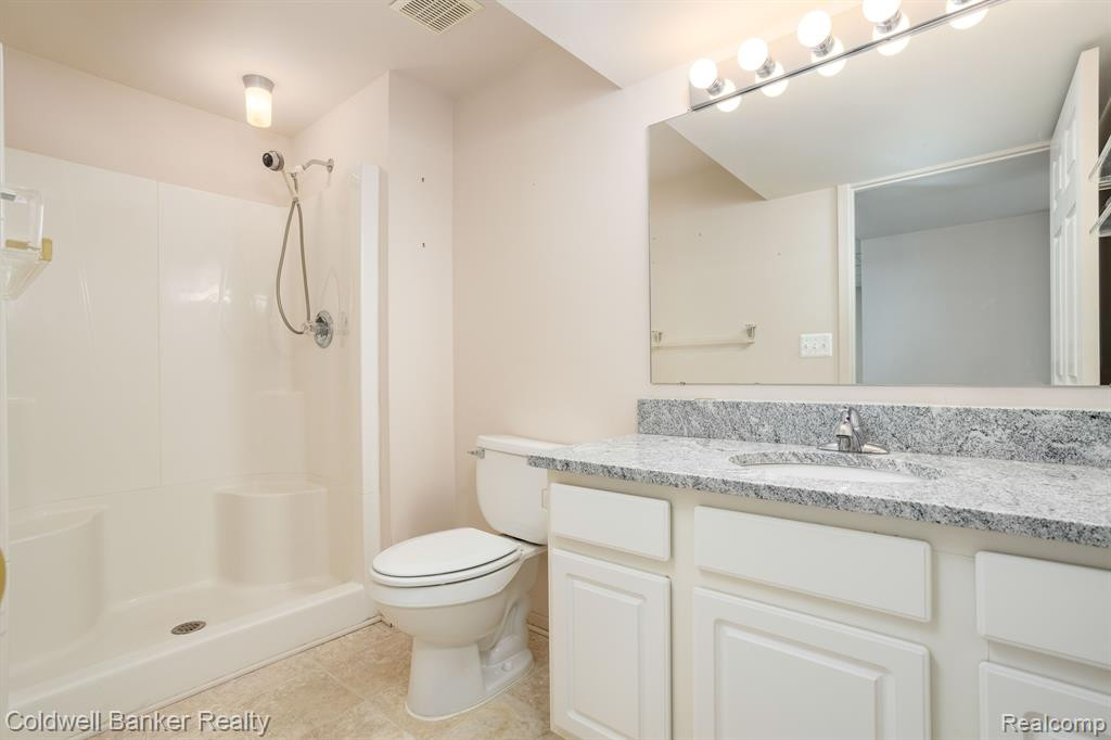 212 Shore Brook Lane, Walled Lake, MI 48390 — Photo 38