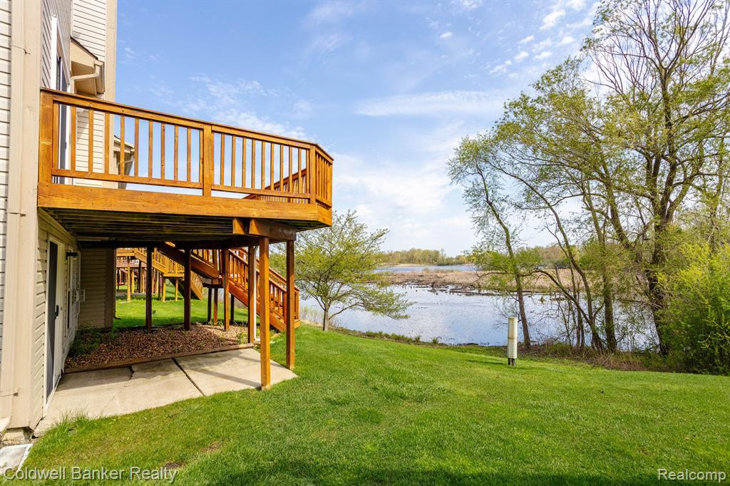 212 Shore Brook Lane, Walled Lake, MI 48390 — Photo 46
