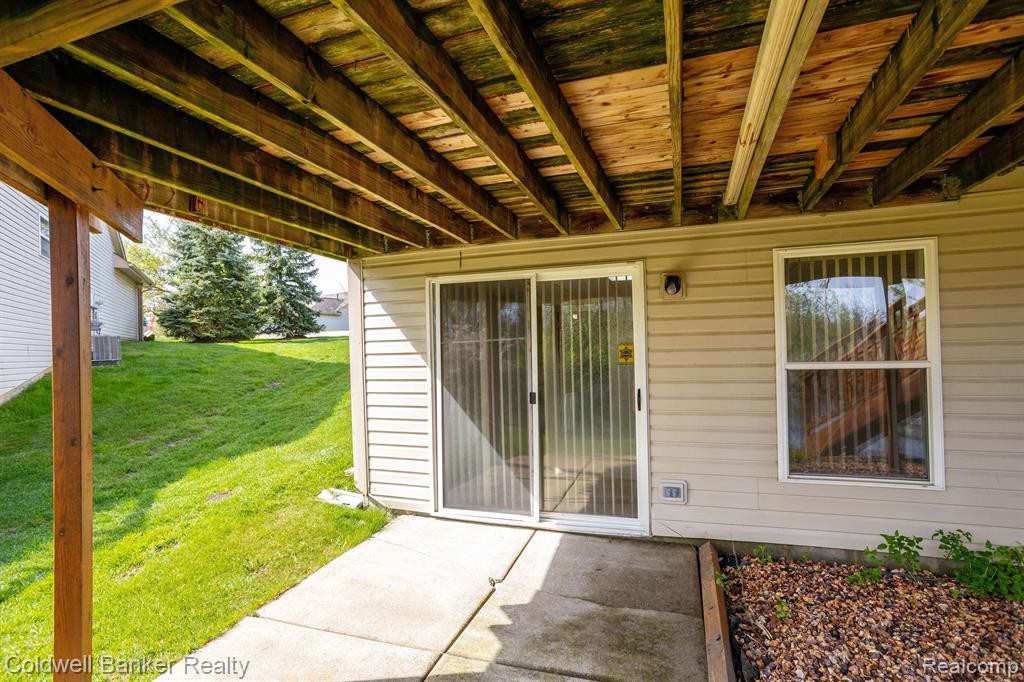 212 Shore Brook Lane, Walled Lake, MI 48390 — Photo 47