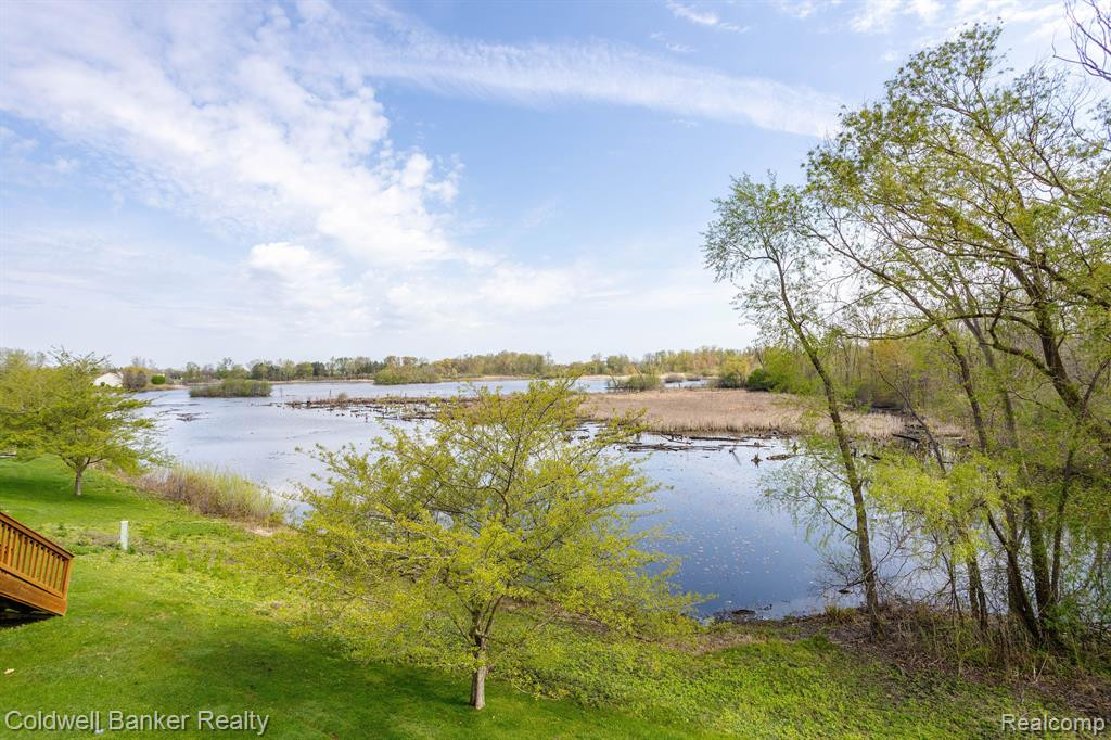 212 Shore Brook Lane, Walled Lake, MI 48390 — Photo 48