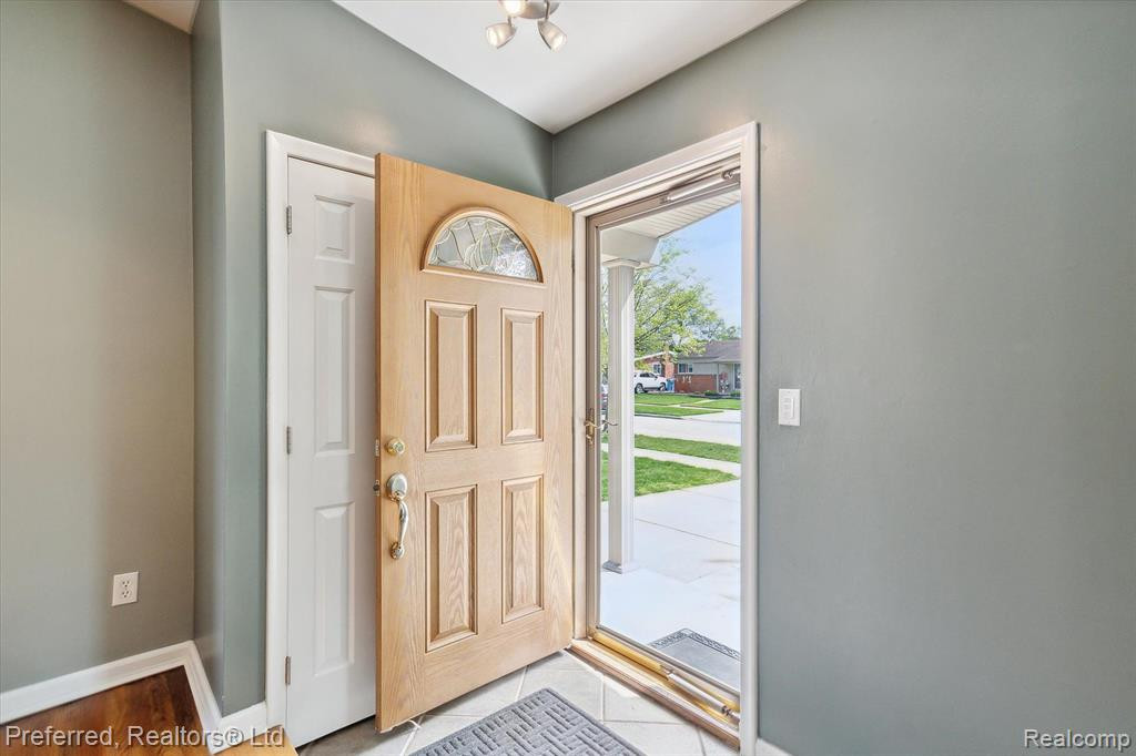 7361 PLAINFIELD Street, Dearborn Heights, MI 48127 — Photo 3