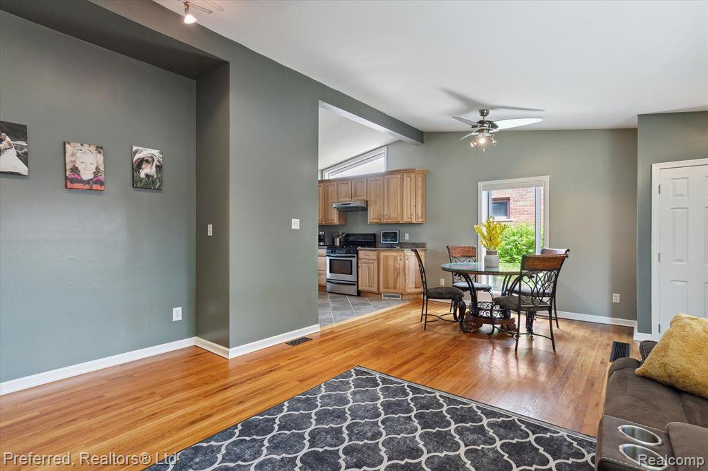 7361 PLAINFIELD Street, Dearborn Heights, MI 48127 — Photo 4