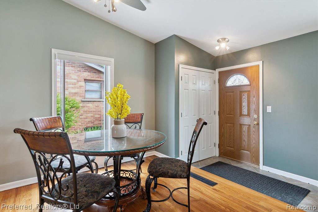 7361 PLAINFIELD Street, Dearborn Heights, MI 48127 — Photo 5