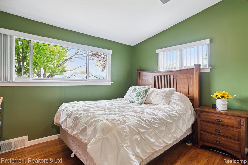 7361 PLAINFIELD Street, Dearborn Heights, MI 48127 — Photo 16