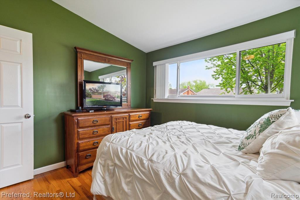 7361 PLAINFIELD Street, Dearborn Heights, MI 48127 — Photo 18
