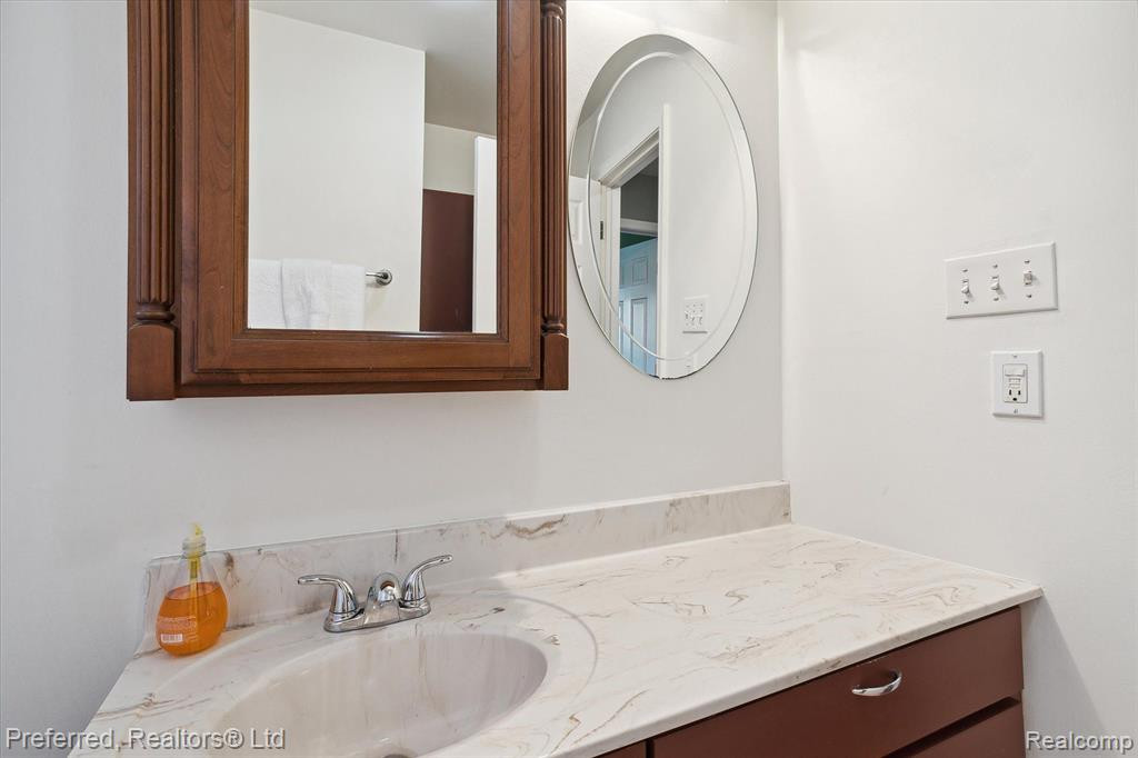 7361 PLAINFIELD Street, Dearborn Heights, MI 48127 — Photo 26