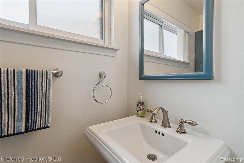 7361 PLAINFIELD Street, Dearborn Heights, MI 48127 — Photo 29