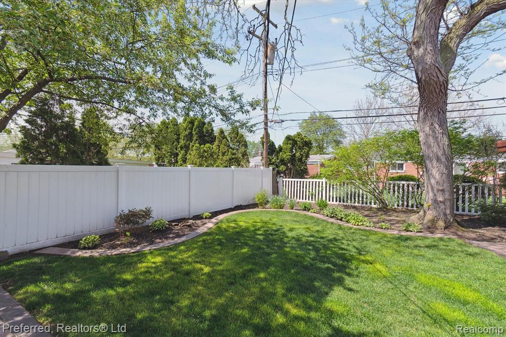7361 PLAINFIELD Street, Dearborn Heights, MI 48127 — Photo 38