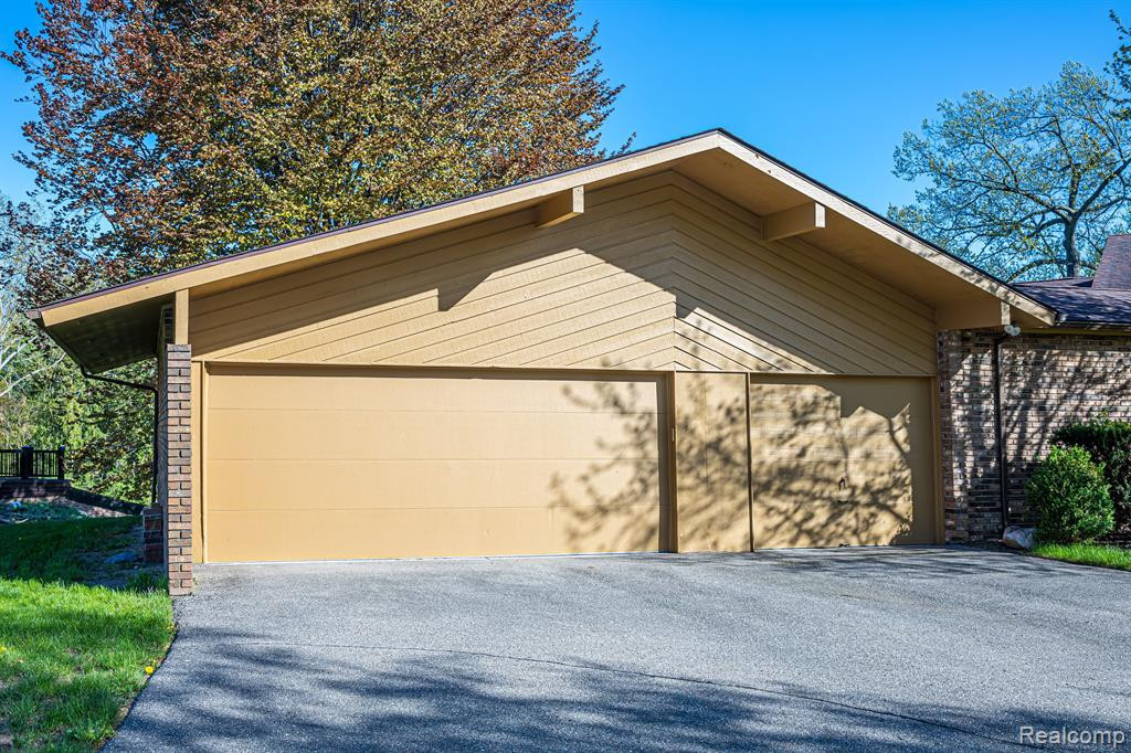 5325 ELMGATE BAY Drive, Orchard Lake Village, MI 48324 — Photo 6