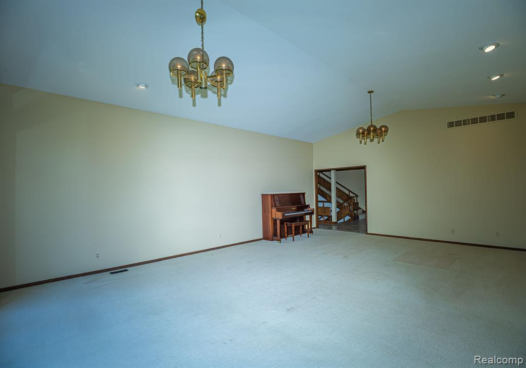 5325 ELMGATE BAY Drive, Orchard Lake Village, MI 48324 — Photo 12