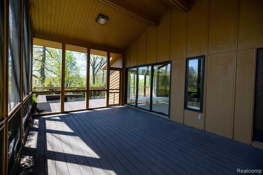 5325 ELMGATE BAY Drive, Orchard Lake Village, MI 48324 — Photo 22