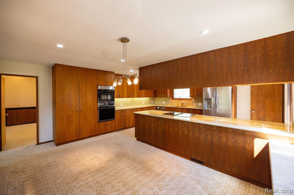 5325 ELMGATE BAY Drive, Orchard Lake Village, MI 48324 — Photo 26