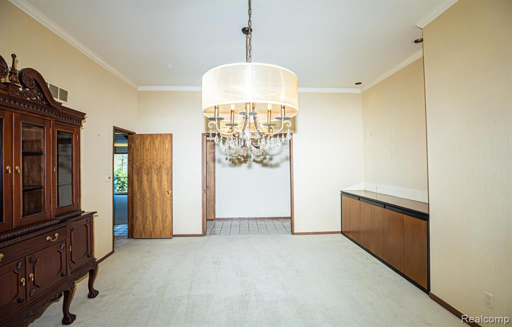 5325 ELMGATE BAY Drive, Orchard Lake Village, MI 48324 — Photo 37