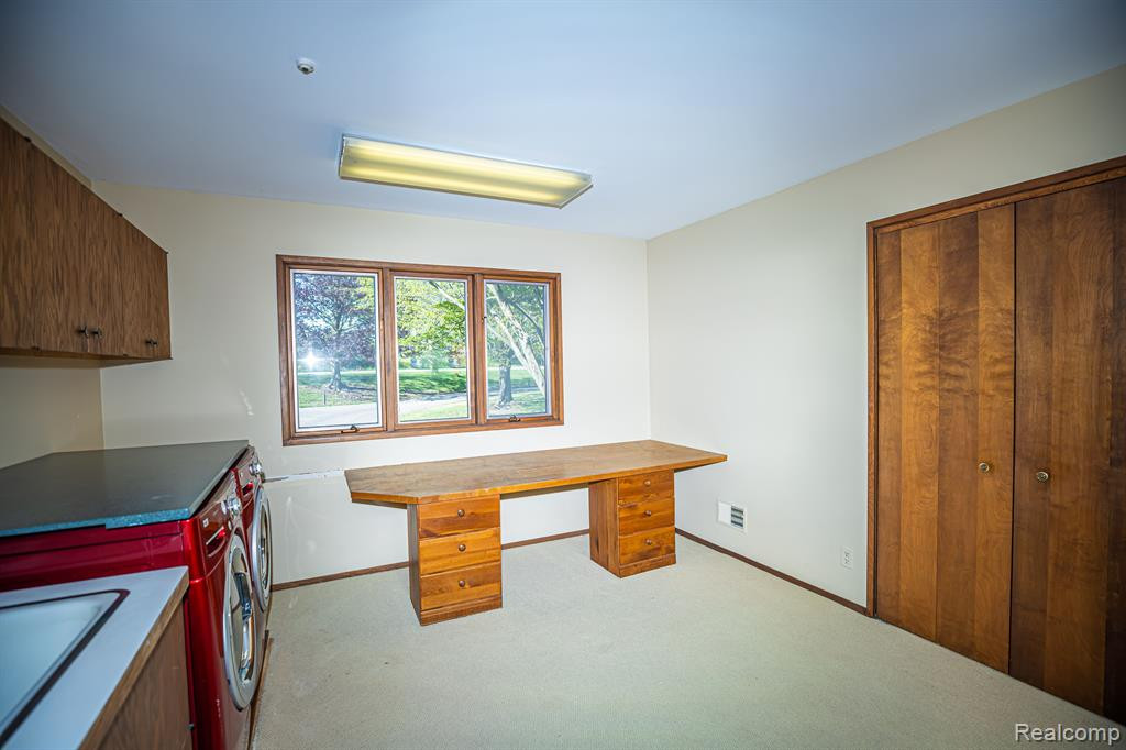 5325 ELMGATE BAY Drive, Orchard Lake Village, MI 48324 — Photo 47