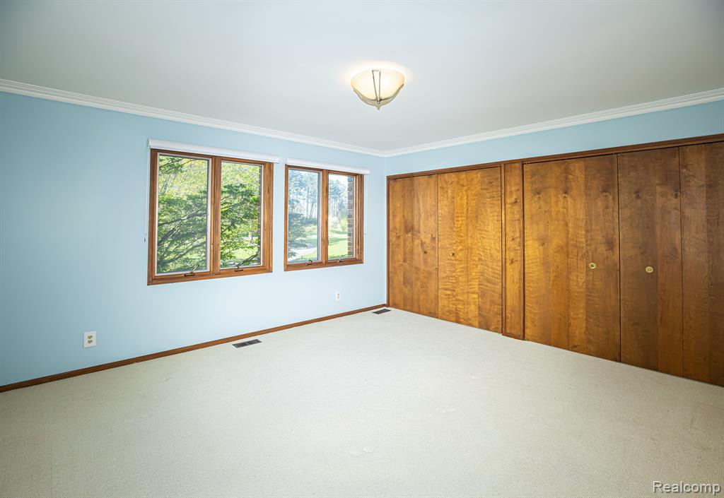 5325 ELMGATE BAY Drive, Orchard Lake Village, MI 48324 — Photo 55