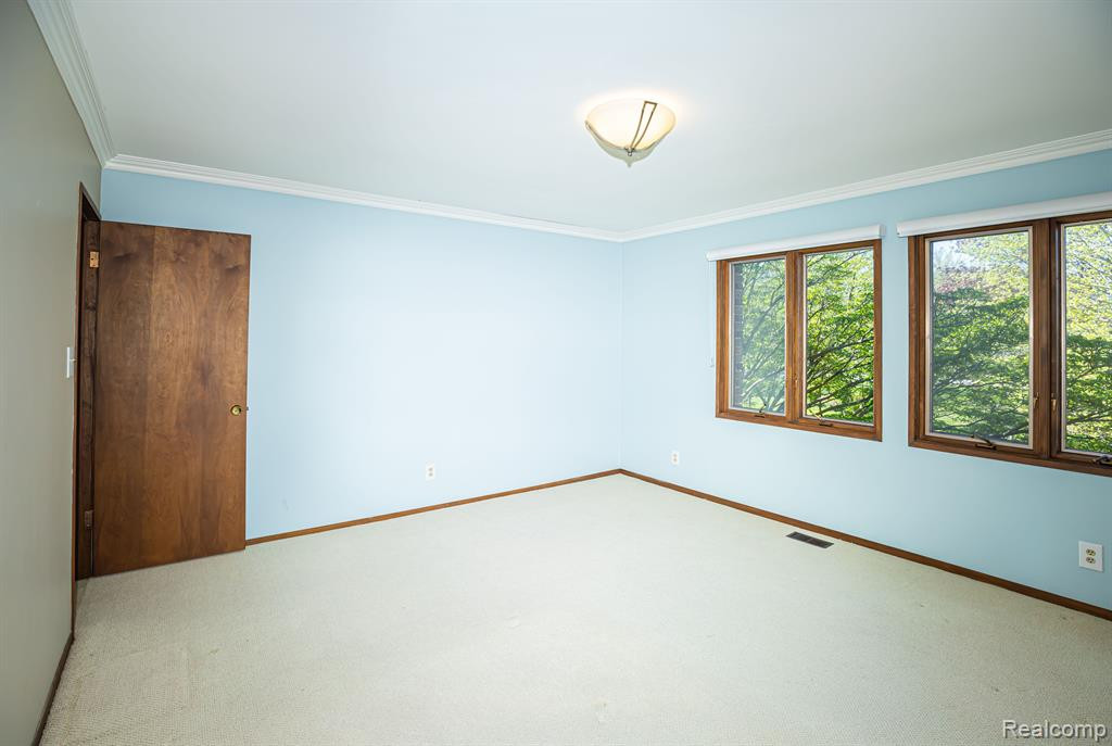 5325 ELMGATE BAY Drive, Orchard Lake Village, MI 48324 — Photo 56