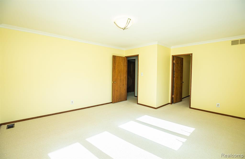 5325 ELMGATE BAY Drive, Orchard Lake Village, MI 48324 — Photo 60