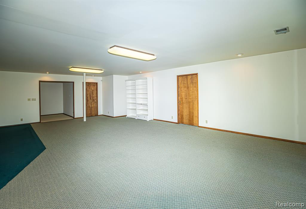 5325 ELMGATE BAY Drive, Orchard Lake Village, MI 48324 — Photo 70