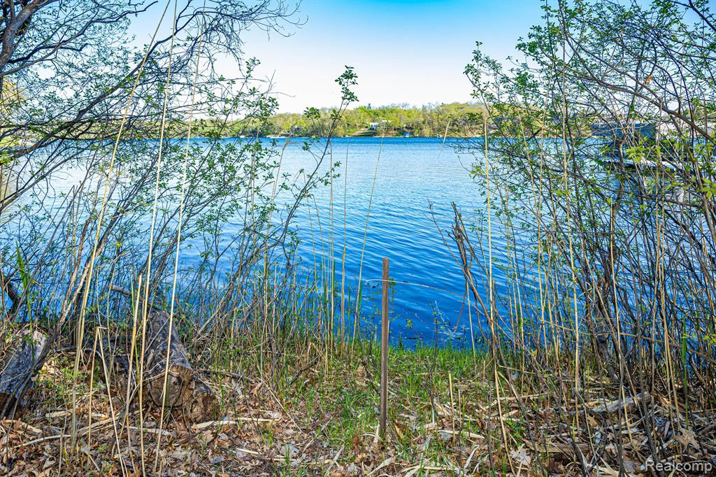 5325 ELMGATE BAY Drive, Orchard Lake Village, MI 48324 — Photo 81