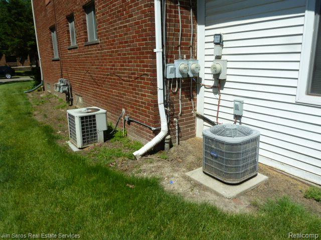 812 NEFF Drive, Grosse Pointe, MI 48230 — Photo 19