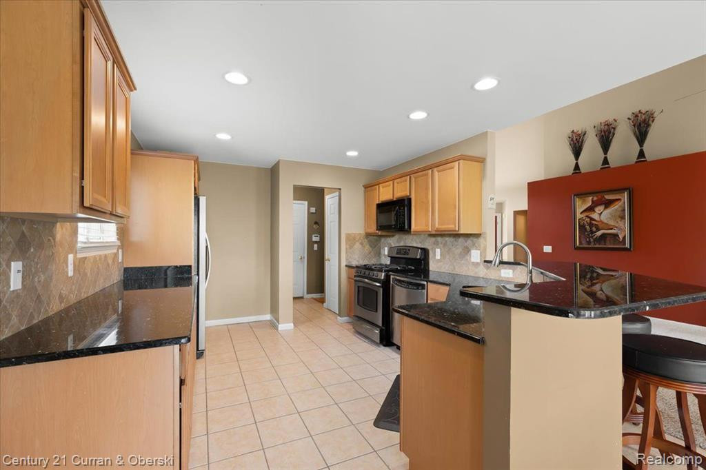 40748 LENOX PARK Drive, Novi, MI 48377 — Photo 8