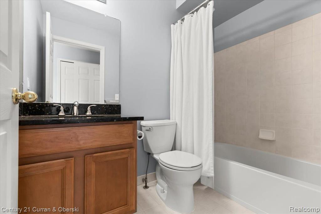 40748 LENOX PARK Drive, Novi, MI 48377 — Photo 18