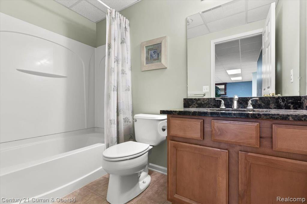 40748 LENOX PARK Drive, Novi, MI 48377 — Photo 23