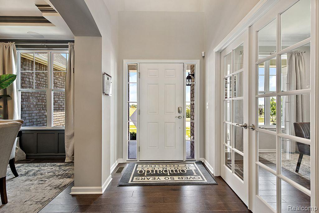26759 INTERNATIONAL Drive, South Lyon, MI 48178 — Photo 2