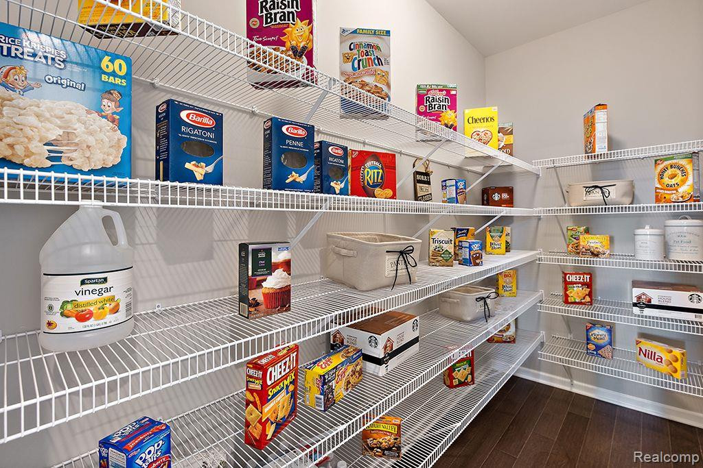 26759 INTERNATIONAL Drive, South Lyon, MI 48178 — Photo 28