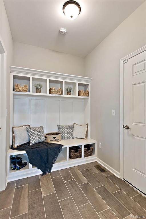 26759 INTERNATIONAL Drive, South Lyon, MI 48178 — Photo 29