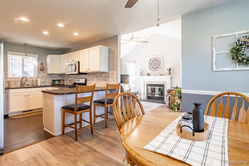 9351 HURON PARK Drive, Brighton, MI 48116 — Photo 10