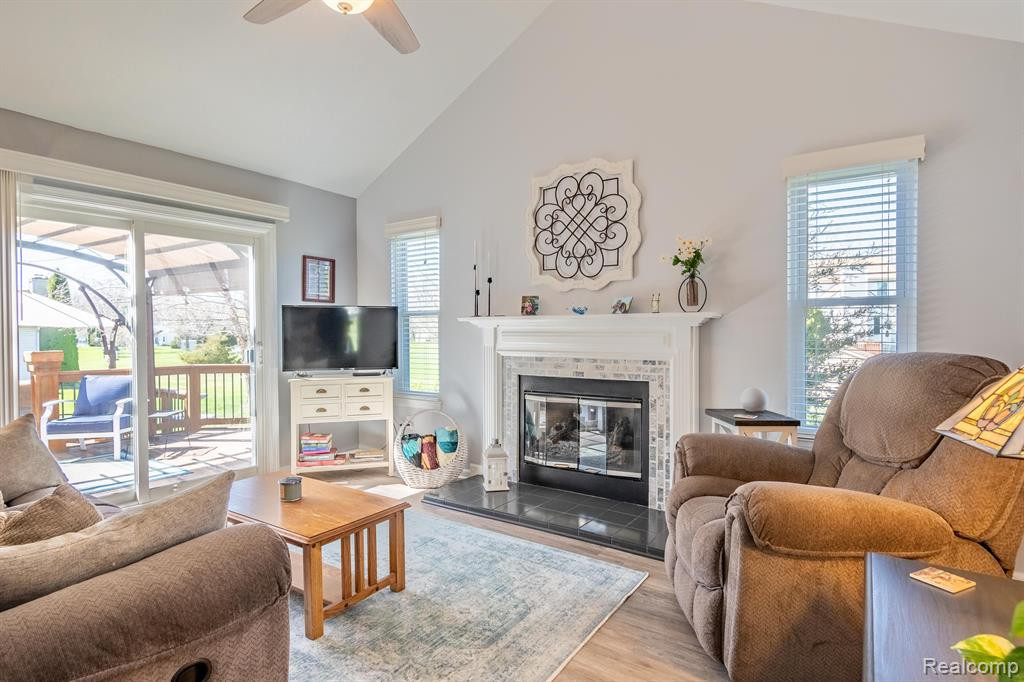 9351 HURON PARK Drive, Brighton, MI 48116 — Photo 16