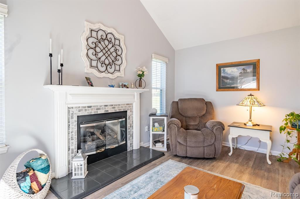 9351 HURON PARK Drive, Brighton, MI 48116 — Photo 17