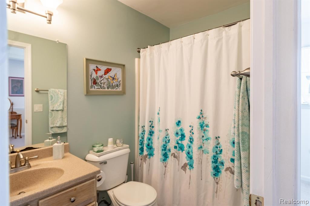 9351 HURON PARK Drive, Brighton, MI 48116 — Photo 24