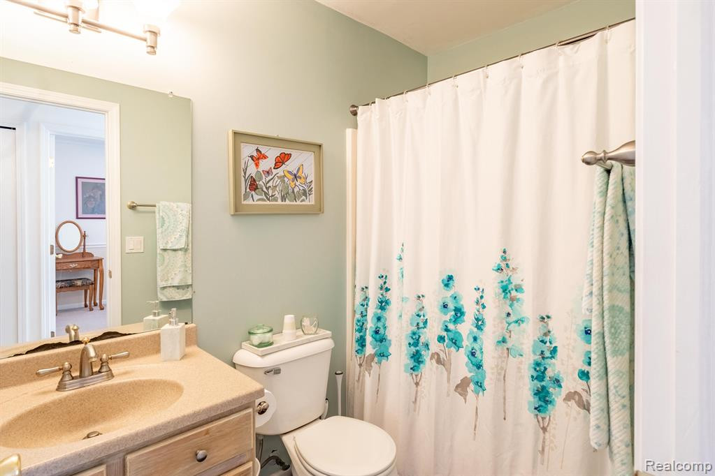 9351 HURON PARK Drive, Brighton, MI 48116 — Photo 25