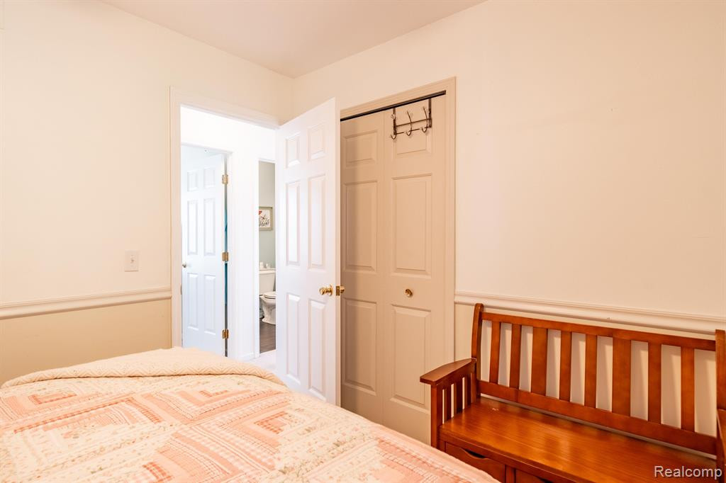 9351 HURON PARK Drive, Brighton, MI 48116 — Photo 31