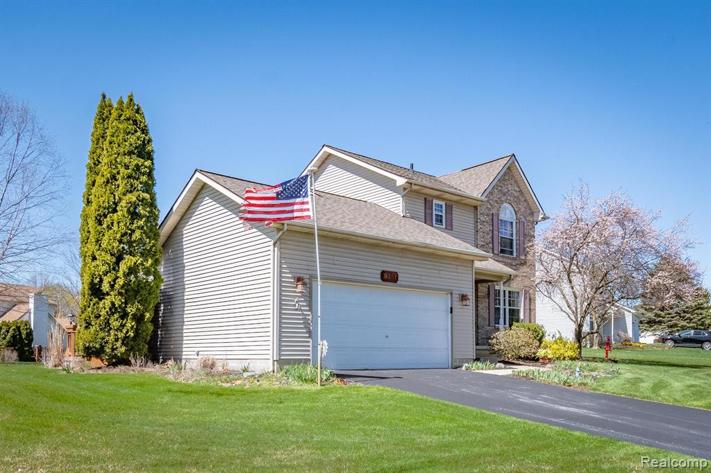 9351 HURON PARK Drive, Brighton, MI 48116 — Photo 40