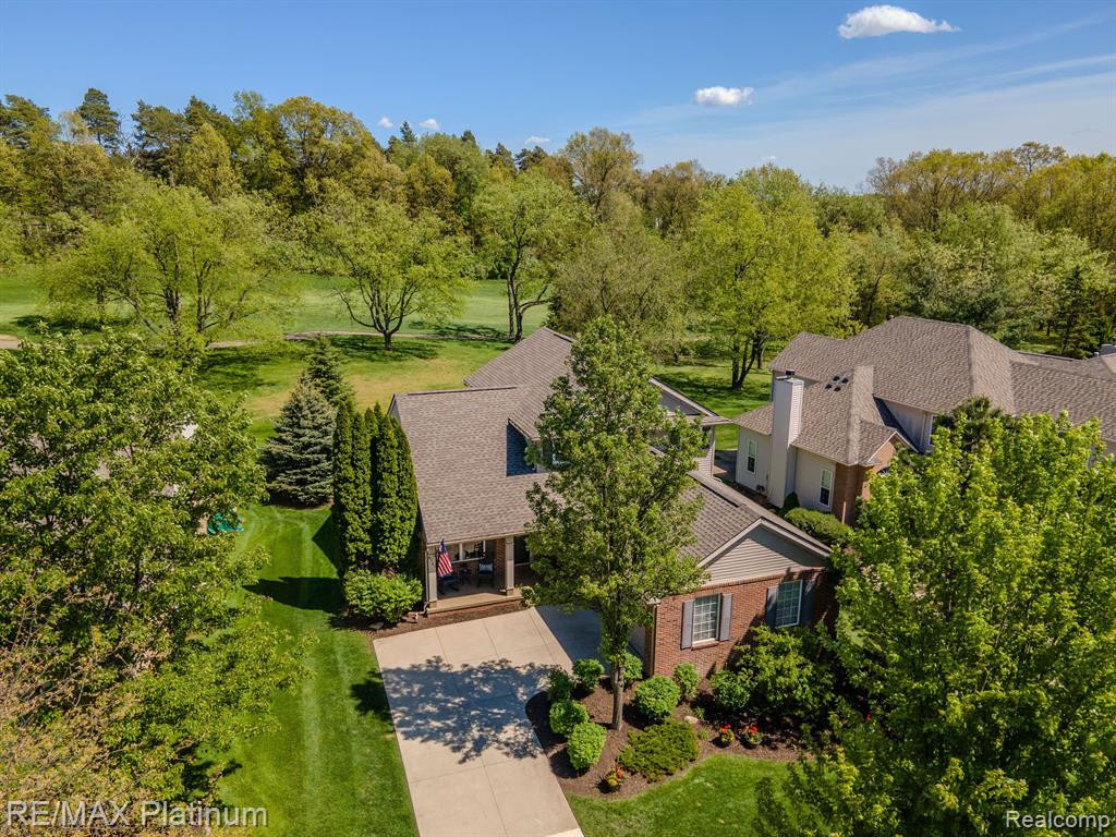9747 TIOGA Trail, Pinckney, MI 48169 — Photo 2