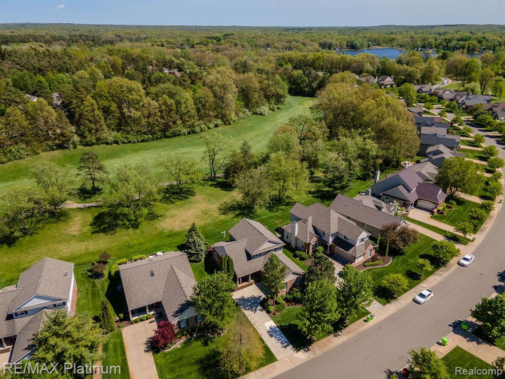 9747 TIOGA Trail, Pinckney, MI 48169 — Photo 4