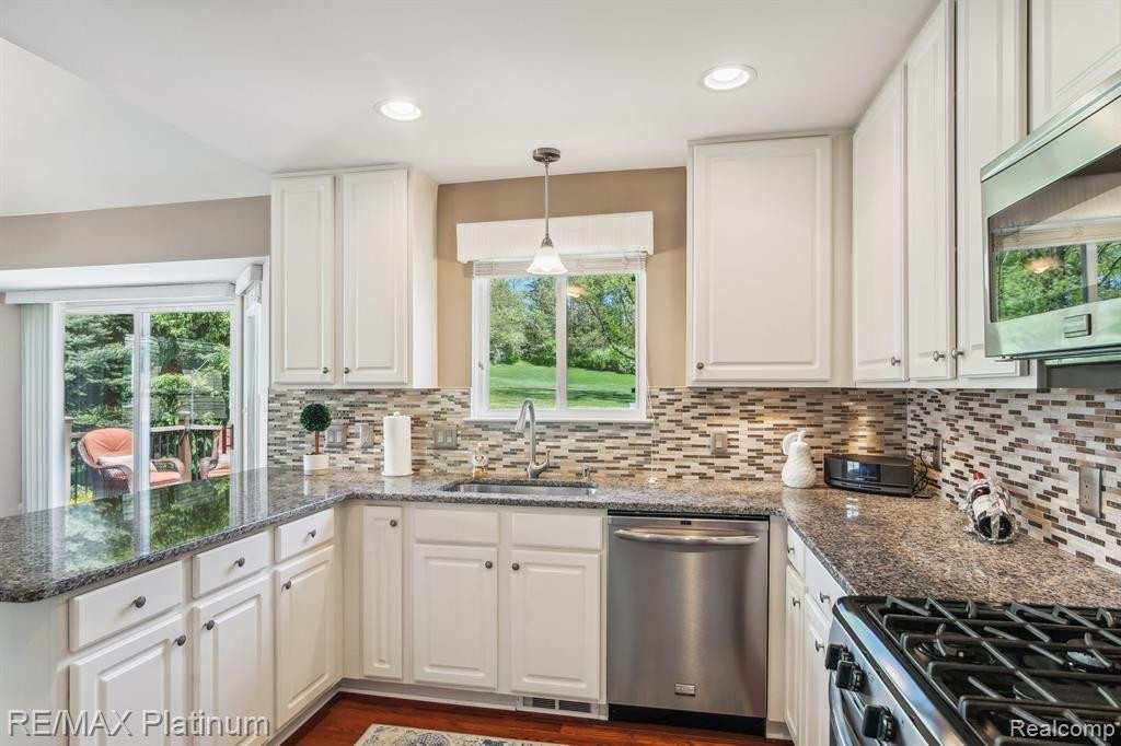 9747 TIOGA Trail, Pinckney, MI 48169 — Photo 9