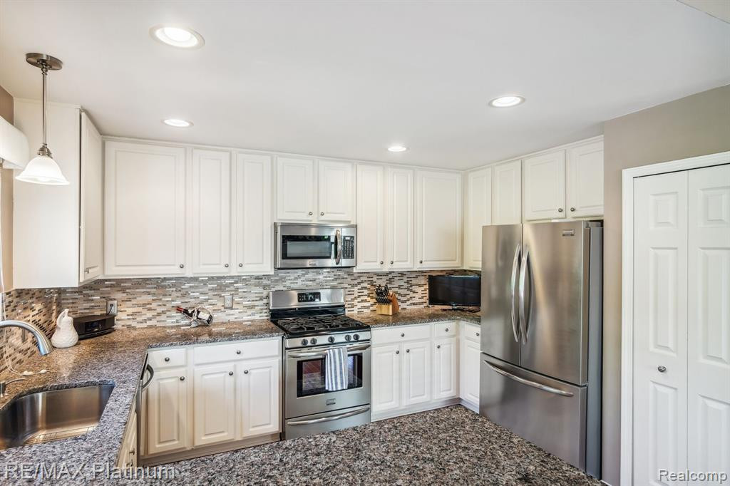 9747 TIOGA Trail, Pinckney, MI 48169 — Photo 10