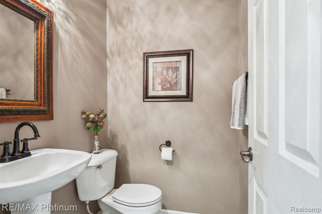 9747 TIOGA Trail, Pinckney, MI 48169 — Photo 11