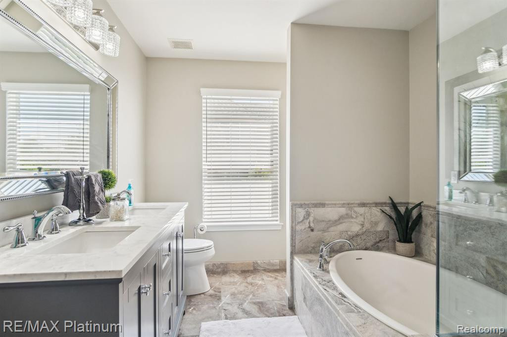 9747 TIOGA Trail, Pinckney, MI 48169 — Photo 15