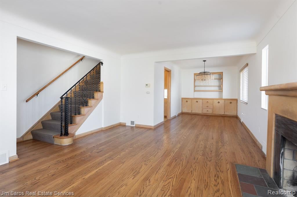 513 SAINT CLAIR Street, Grosse Pointe, MI 48230 — Photo 2