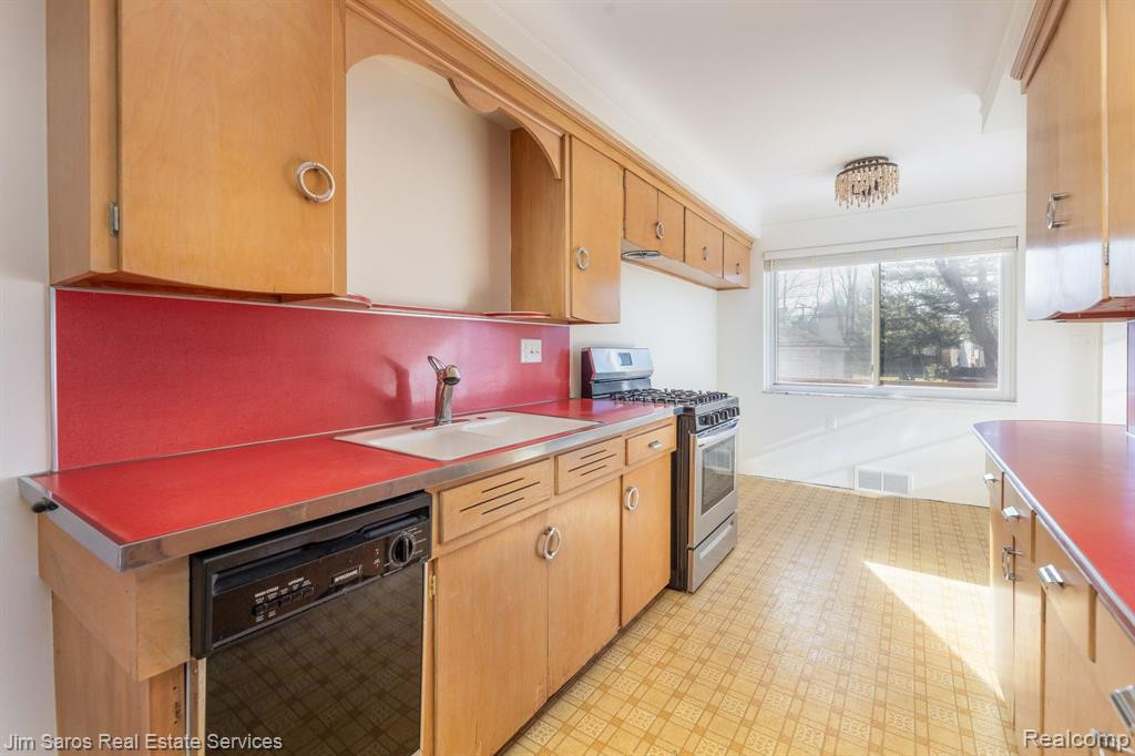 513 SAINT CLAIR Street, Grosse Pointe, MI 48230 — Photo 4